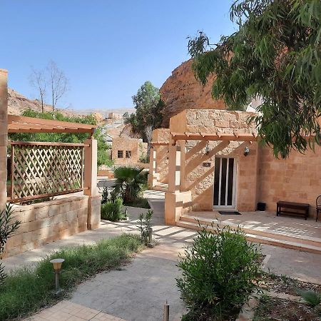 Afra Hot Springs Chalets At-Tafilah 외부 사진