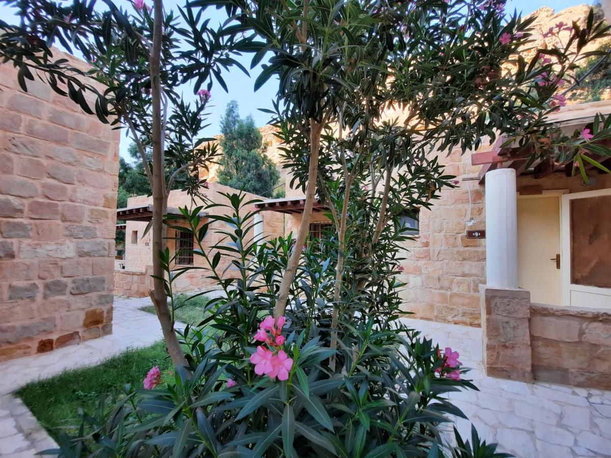 Afra Hot Springs Chalets At-Tafilah 외부 사진